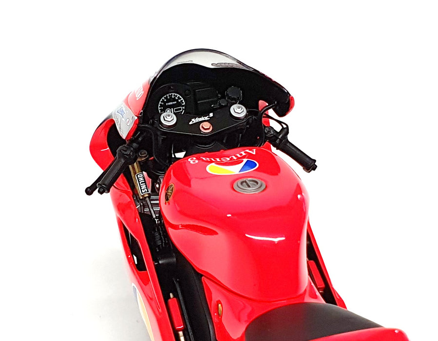 Minichamps 1/12 Scale 122 016306 - Yamaha YZR 500 N. Abe #6 500cc GP 2001