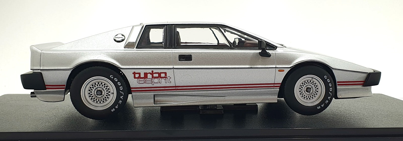 KK Scale 1/18 Scale Diecast KKDC181196 - 1981 Lotus Esprit Turbo - Silver