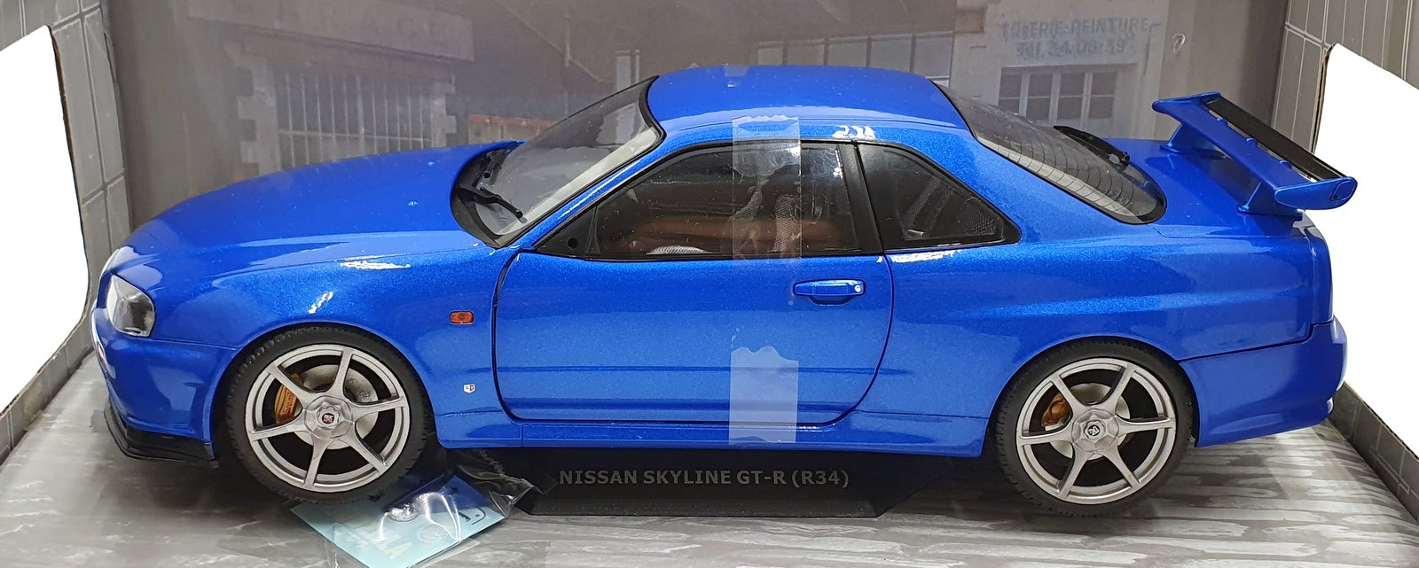 Solido 1/18 Scale Diecast S1804301 - 1999 Nissan Skyline R34 GTR Bayisde Blue