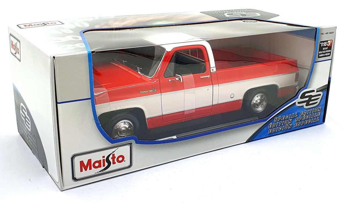 Maisto 1/18 Scale 46629 - 1974 Chevrolet C10 Cheyenne Super Truck - Red/White