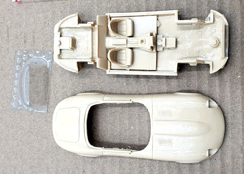 Tenariv 1/43 Scale Kit REF95 - Jaguar E Serie 3 Cabriolet