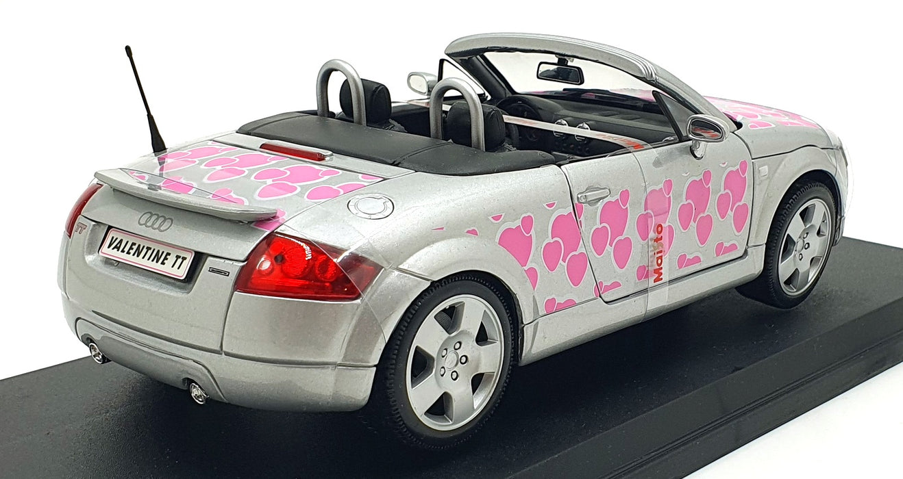 Maisto 1/18 31878 - Special Edition Valentine Audi TT - Silver/Pink