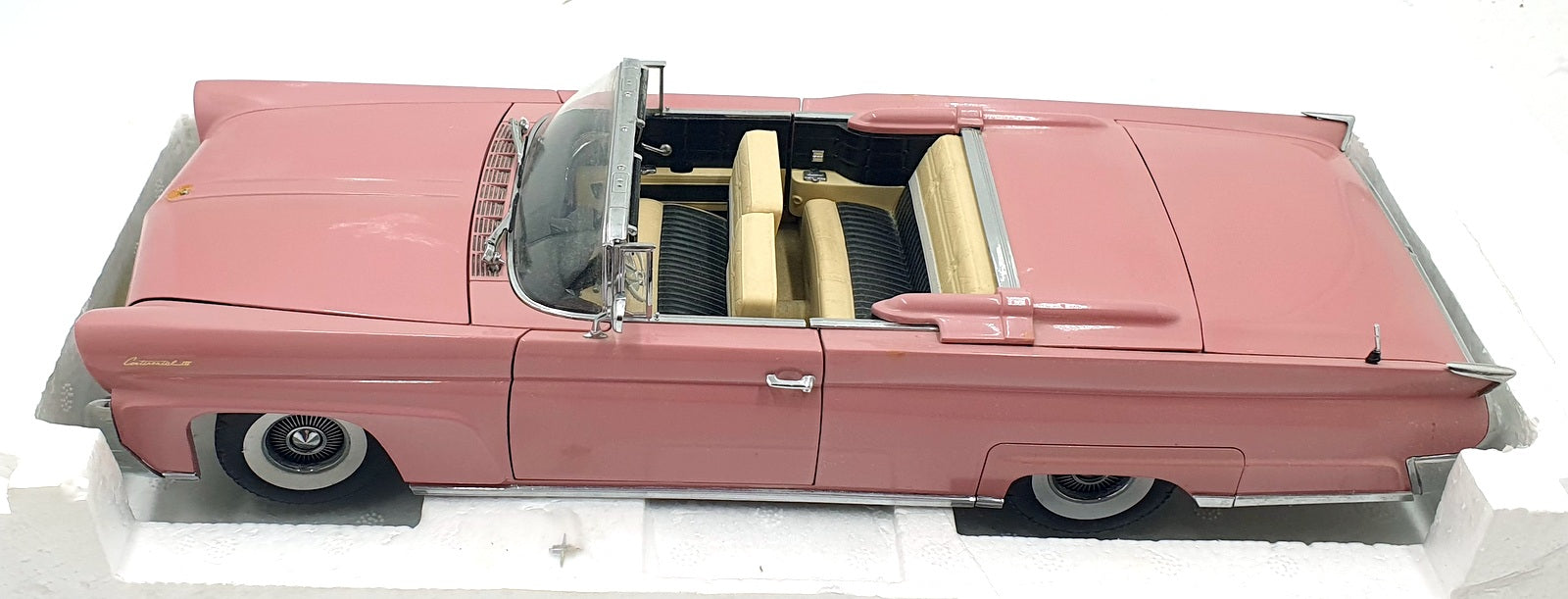 Sun Star 1/18 Scale Diecast 4702 - 1958 Lincoln Continental MKIII - Autumn Rose