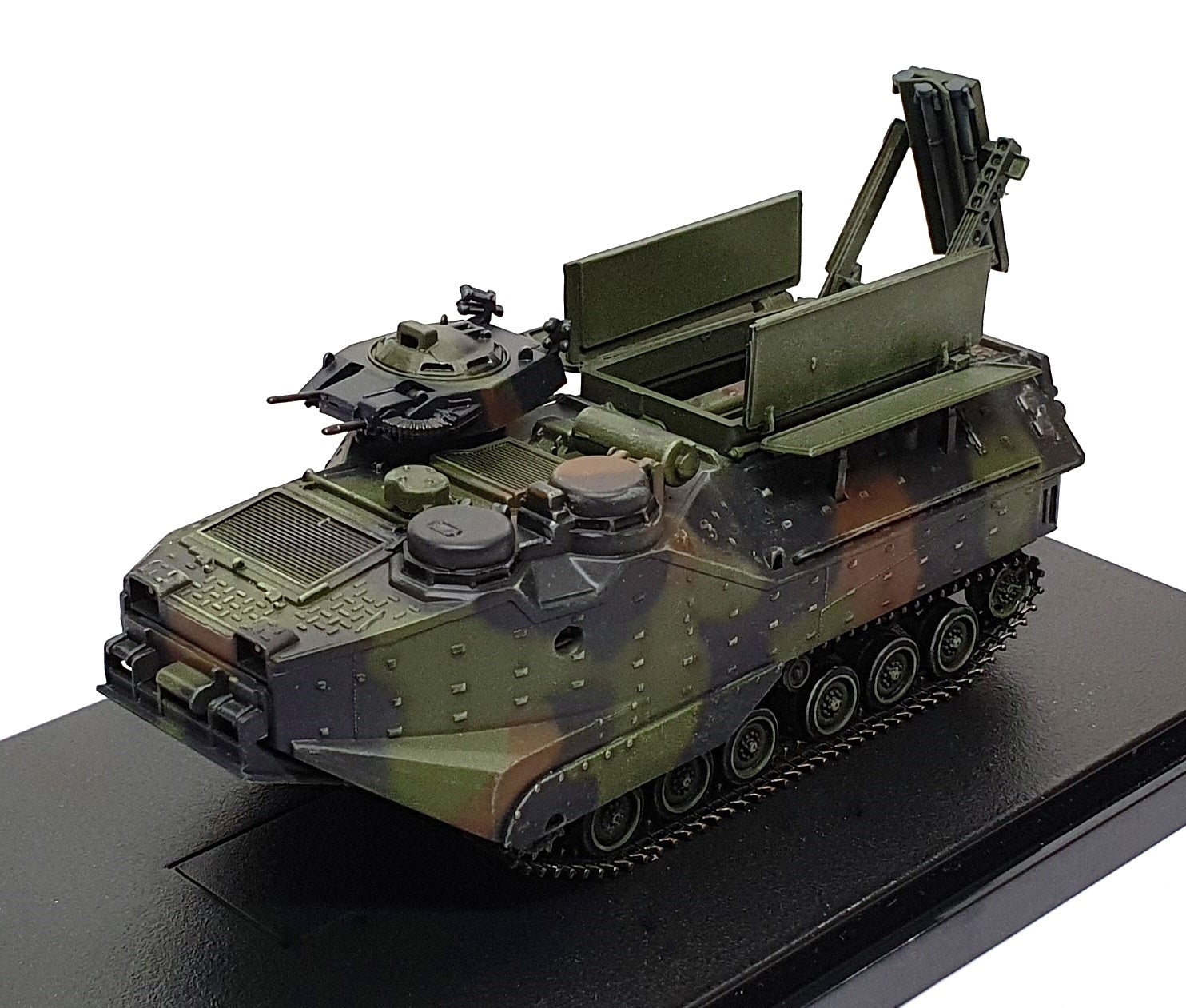 Dragon Models 1/72 Scale 60349 - FMC AAV7 AmTrac Amphibious Vehicle USMC - Green