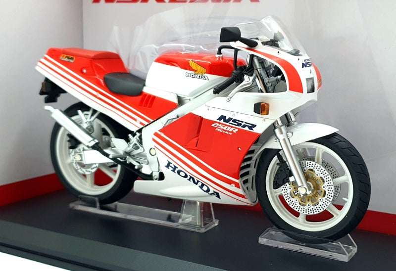Aoshima 1/12 Scale 11156-3800 - 1988 Honda NSR250R - Red/White