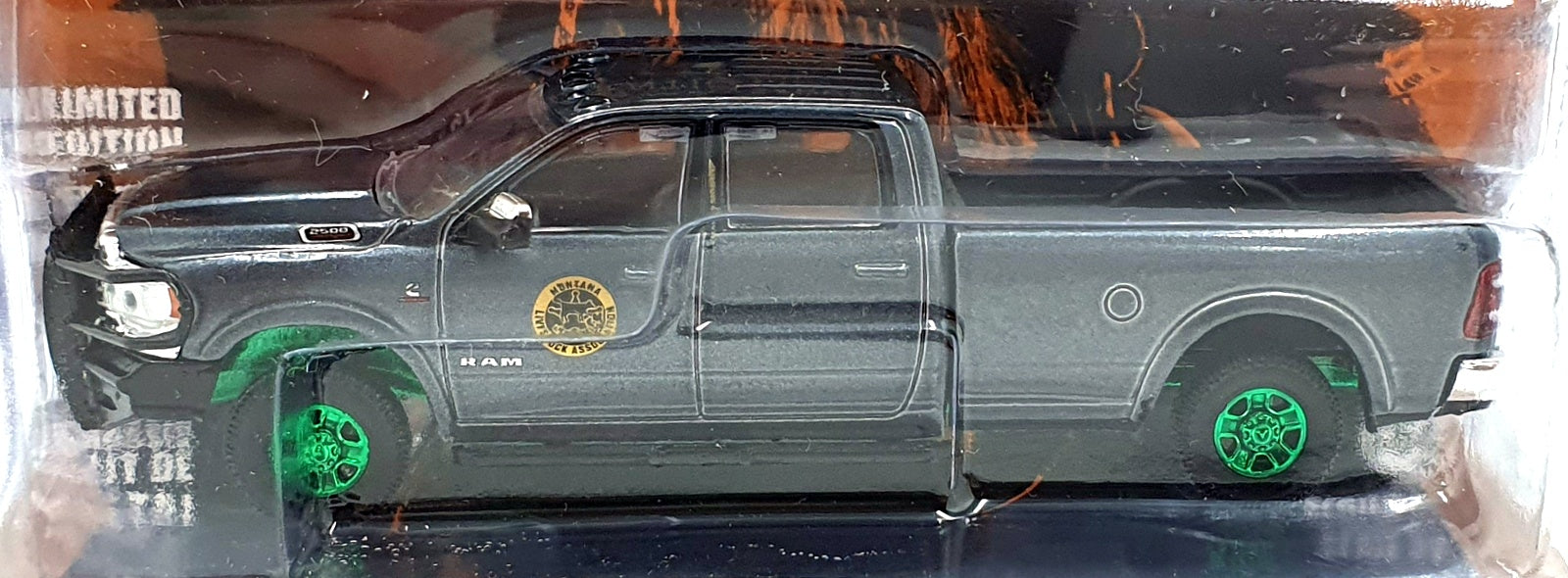 Greenlight 1/64 Scale Diecast 44990-F - 2020 RAM 2500 Yellowstone - Chase