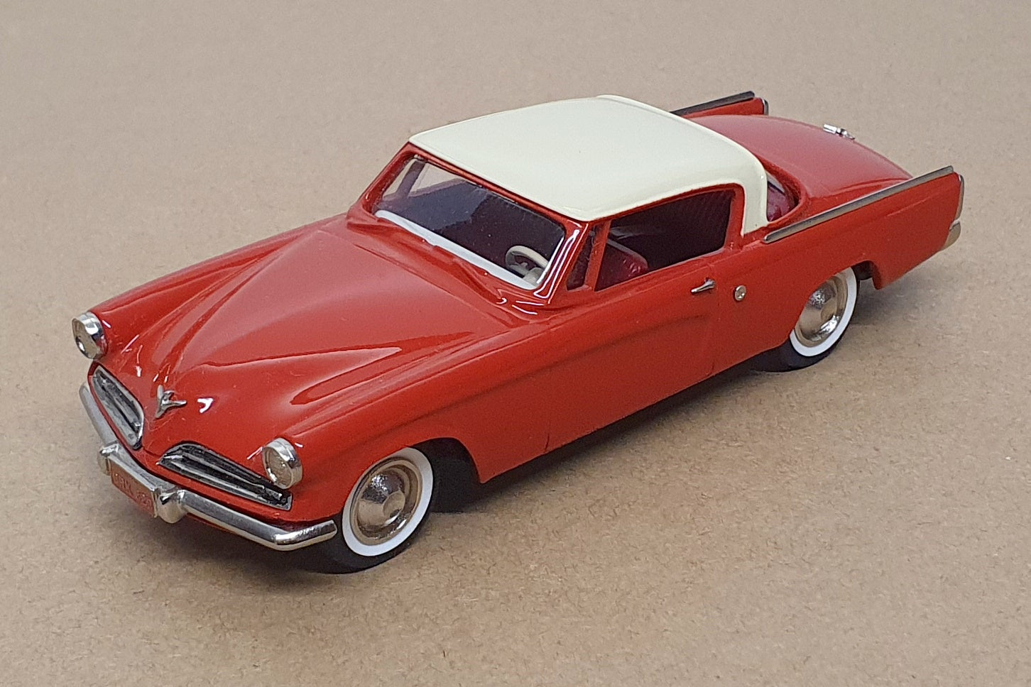 Brooklin 1/43 Scale BRK32B - 1953 Studebaker Champion Starliner Coral/Ivory