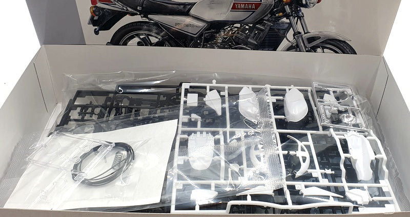 Hasegawa Kits 1/12 Scale 21513 - Yamaha RZ250 (4L3) 1980