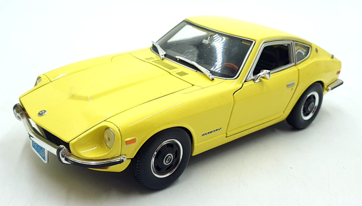 Maisto 1/18 Scale Diecast 22426Q - 1971 Datsun 240Z - Yellow