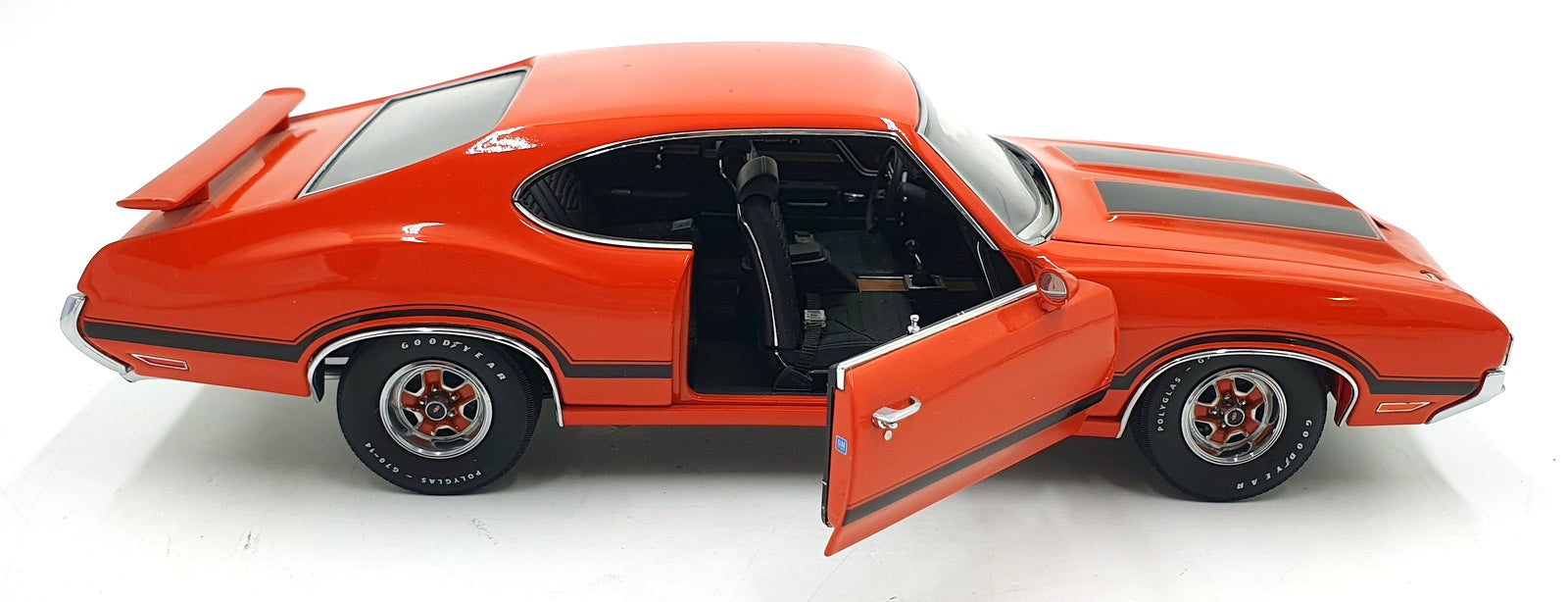 Exact Detail 1/18 Scale WCC306B - 1970 Oldsmobile 4-4-2 W-30 - Rallye Red