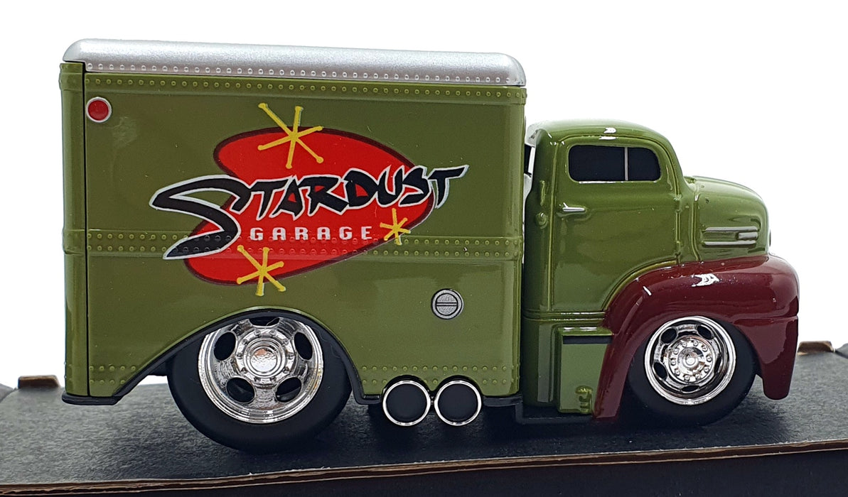 Muscle Machines 1/64 Scale 11610 - 1950 Ford COE Box Truck - Stardust