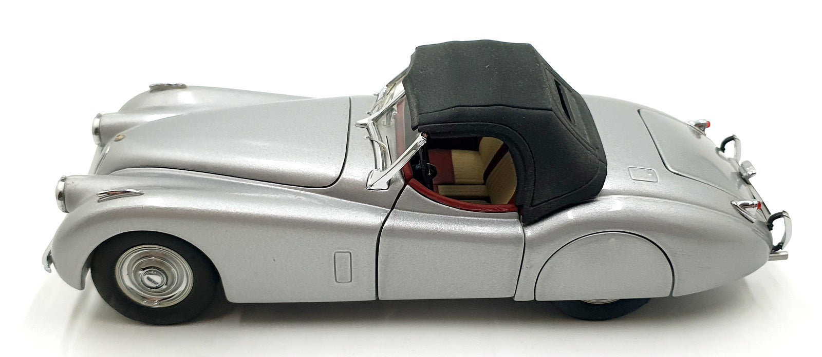 Franklin Mint 1/24 Scale Diecast B11XH26 - 1952 Jaguar XK120 - Silver