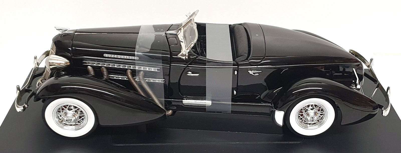 Ertl 1/18 Scale diecast 7994 - 1935 Auburn Cord Boattail Speedster - Black