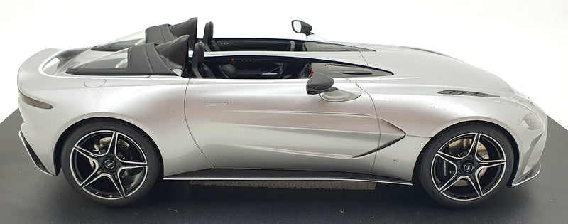 GT Spirit 1/18 Scale Resin GT430 - Aston Martin V12 Speedster - Silver