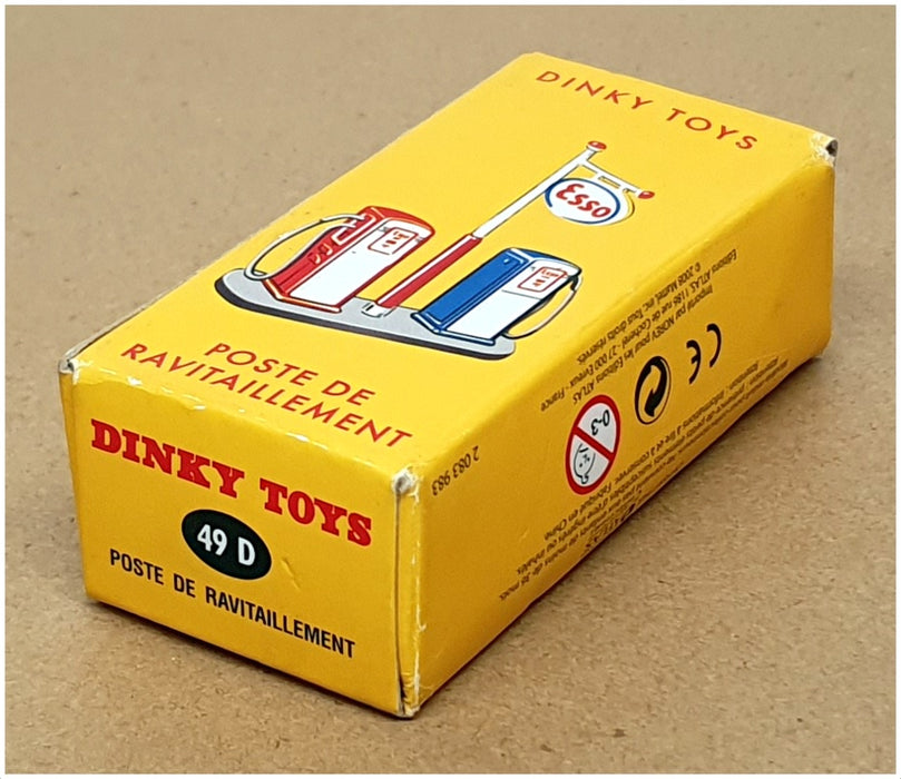Atlas Dinky Toys Appx 1/43 Scale 49D - Poste De Ravitaillement Esso Petrol pumps