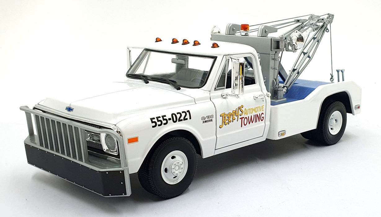 Greenlight 1/18 Scale 13683 - 1969 Chevrolet C-30 Dually Wrecker Tow Truck