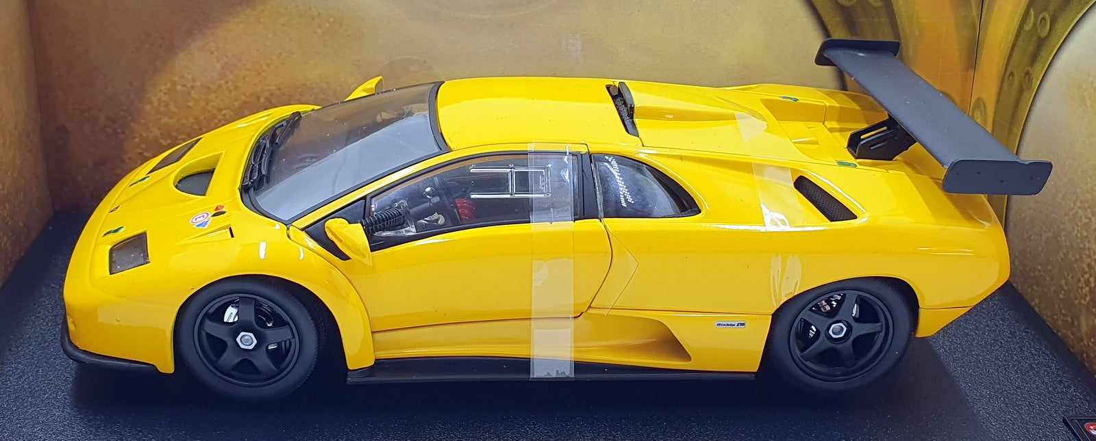 Hot Wheels 1/18 Scale Diecast 53835 - Lamborghini Diablo GTR - Yellow