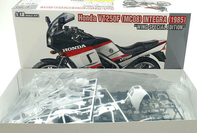 Hasegawa Kits 1/12 Scale 21765 - Honda VT250F (MC08) Integra (1985) Wing SE