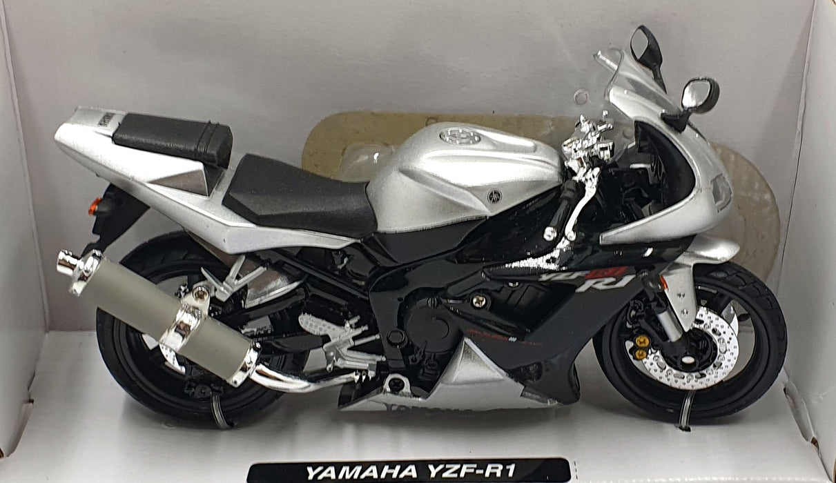 New Ray 1/12 Scale Diecast 53793 - Yamaha YZF-R1 - Black/Silver