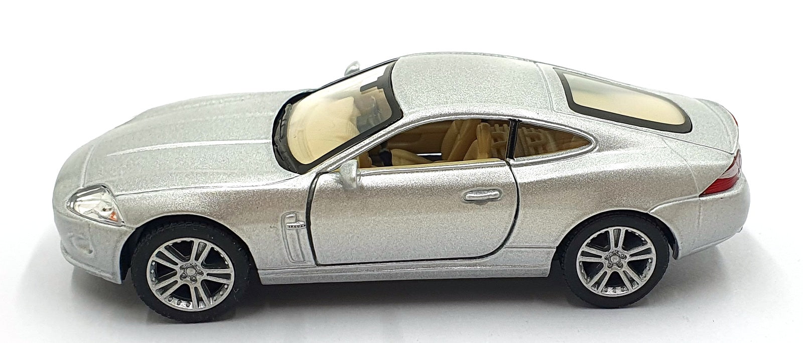 Kinsmart 1/38 Scale Pull Back & Go KT5321D - Jaguar XK Coupe - Silver