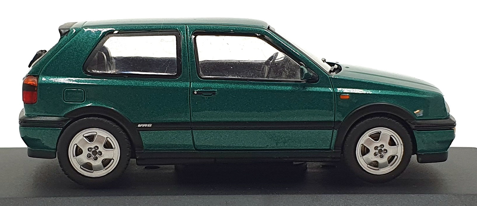 Solido 1/43 Scale Diecast S4316401 - Volkswagen Golf III VR6 - Met. Green