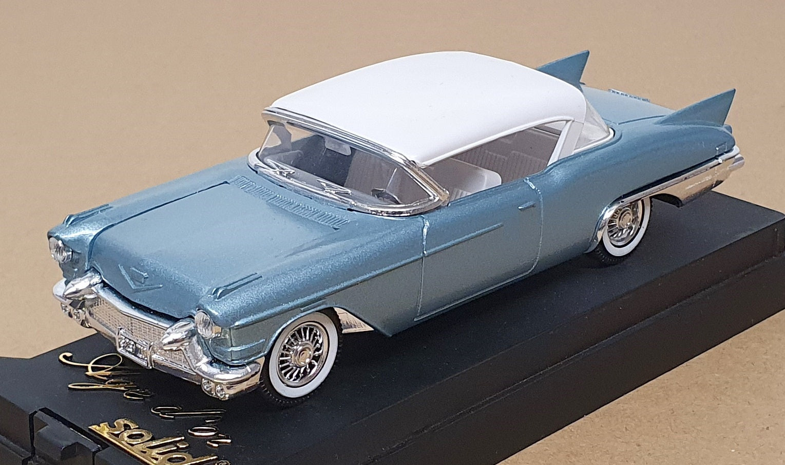 Solido 1/43 Scale Diecast 4520 - Cadillac Eldorado Seville - Lt. Blue/White