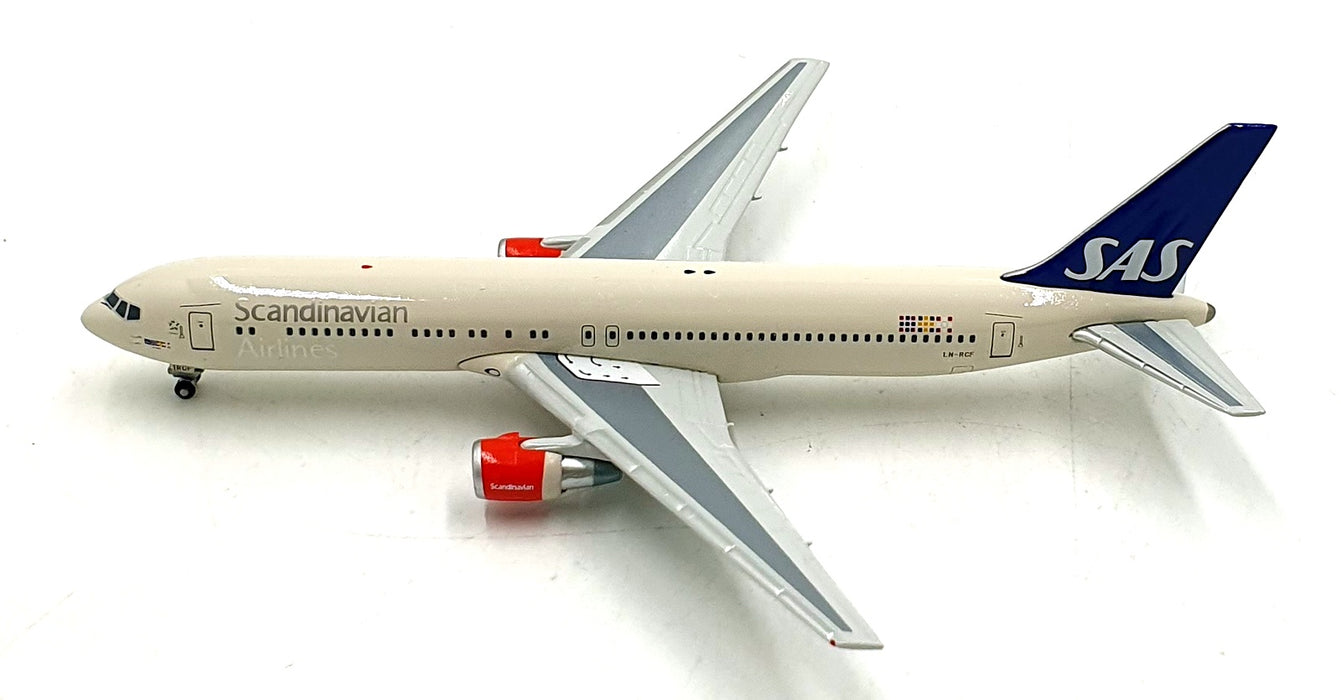 Gemini Jets 1/400 Scale GJSAS447 - Scandinavian Airlines Boeing 767-300 Aircraft