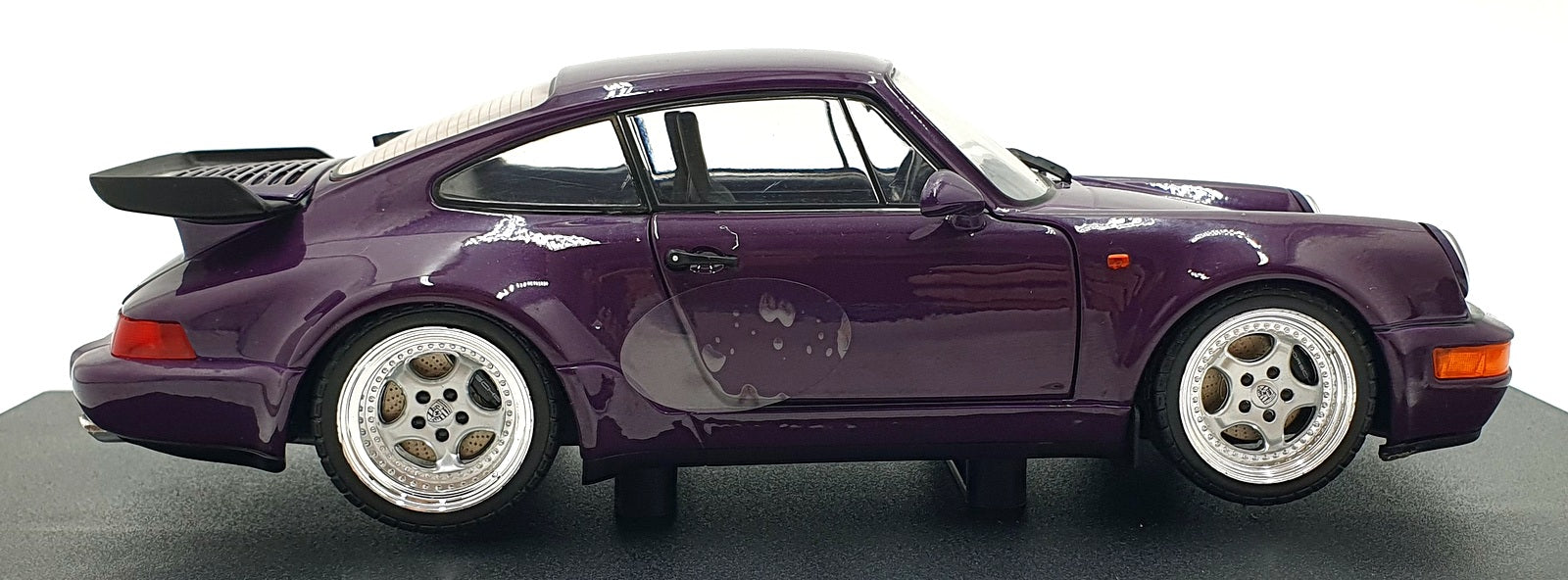 Solido 1/18 Scale Diecast S1803412 1990 Porsche 911 (964) Turbo Met. Violet Blue