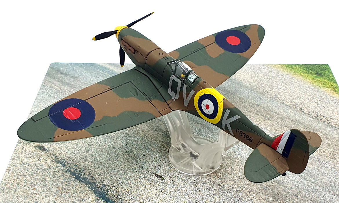 Corgi 1/72 Scale AA31905 - Supermarine Spitfire Mk1 Sqn leader Brian Lane