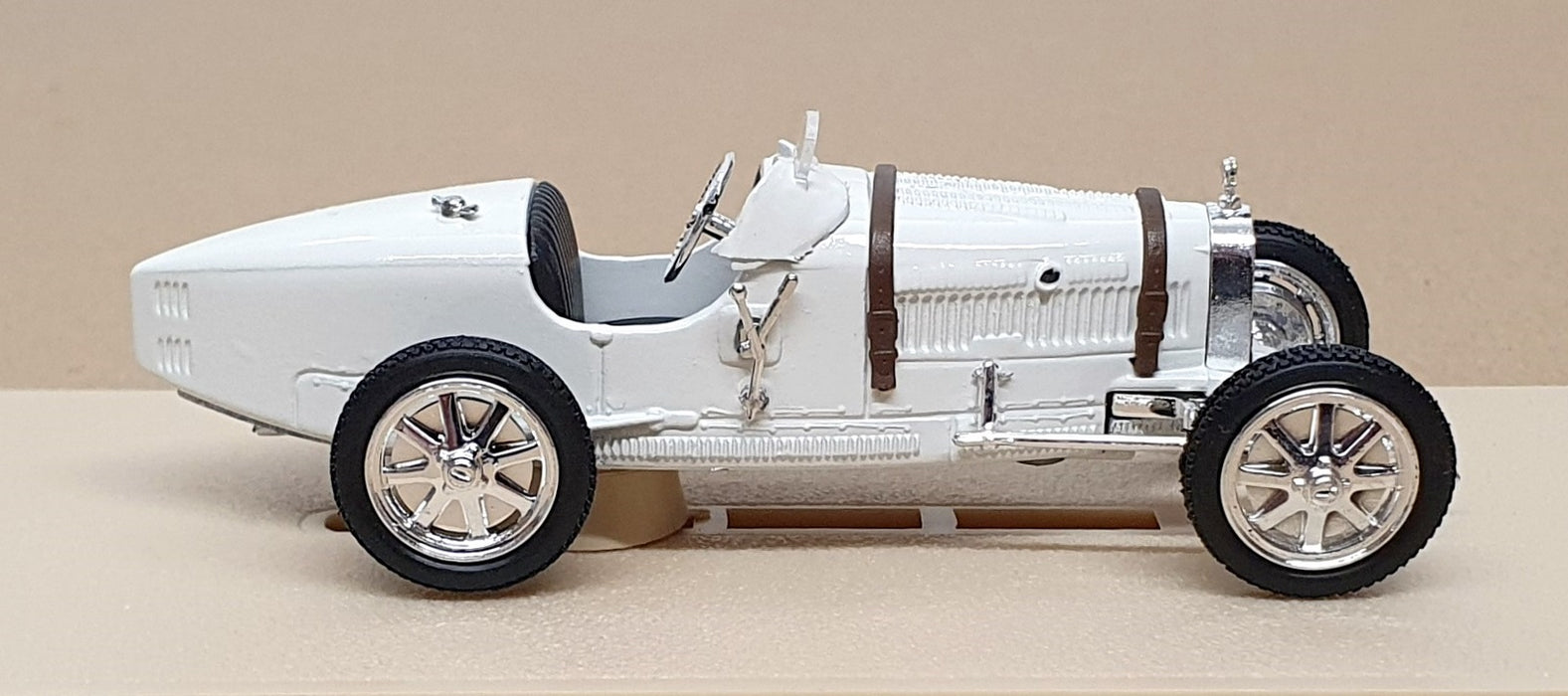 Eligor 1/43 Scale Diecast 1025 - 1927 Bugatti 35B Course - White