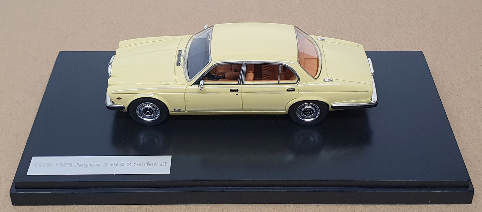Matrix 1/43 Scale MX41001-282 - 1979-85 Jaguar XJ6 4.2 SIII - Portland Beige
