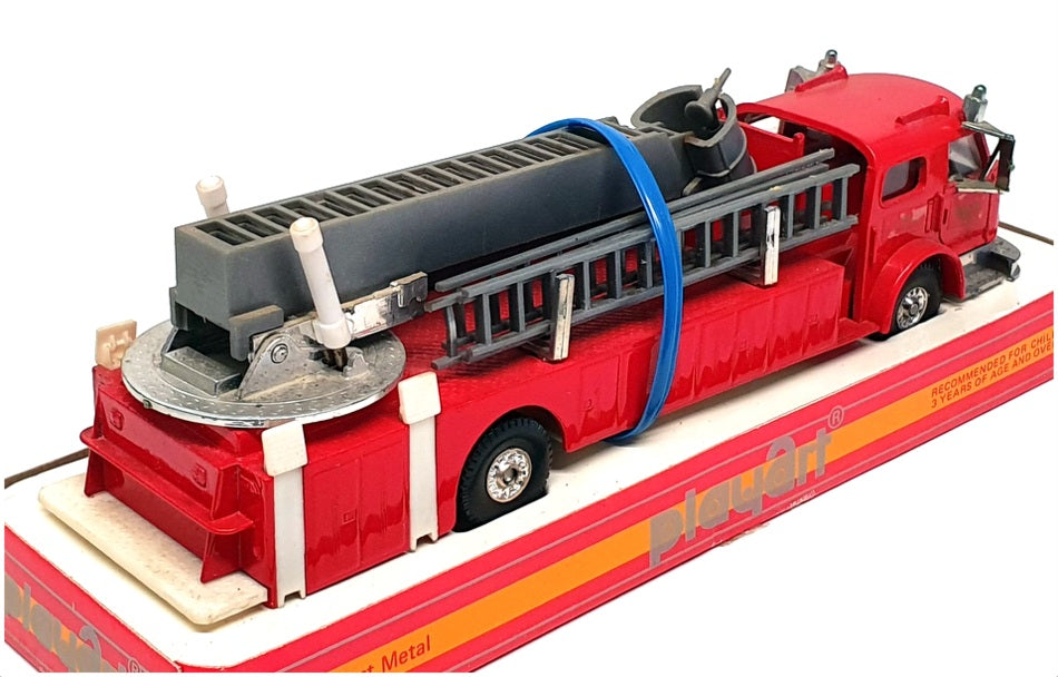 Model Power Playart 24523A - American LaFrance Fire Engine Baltimore - Red