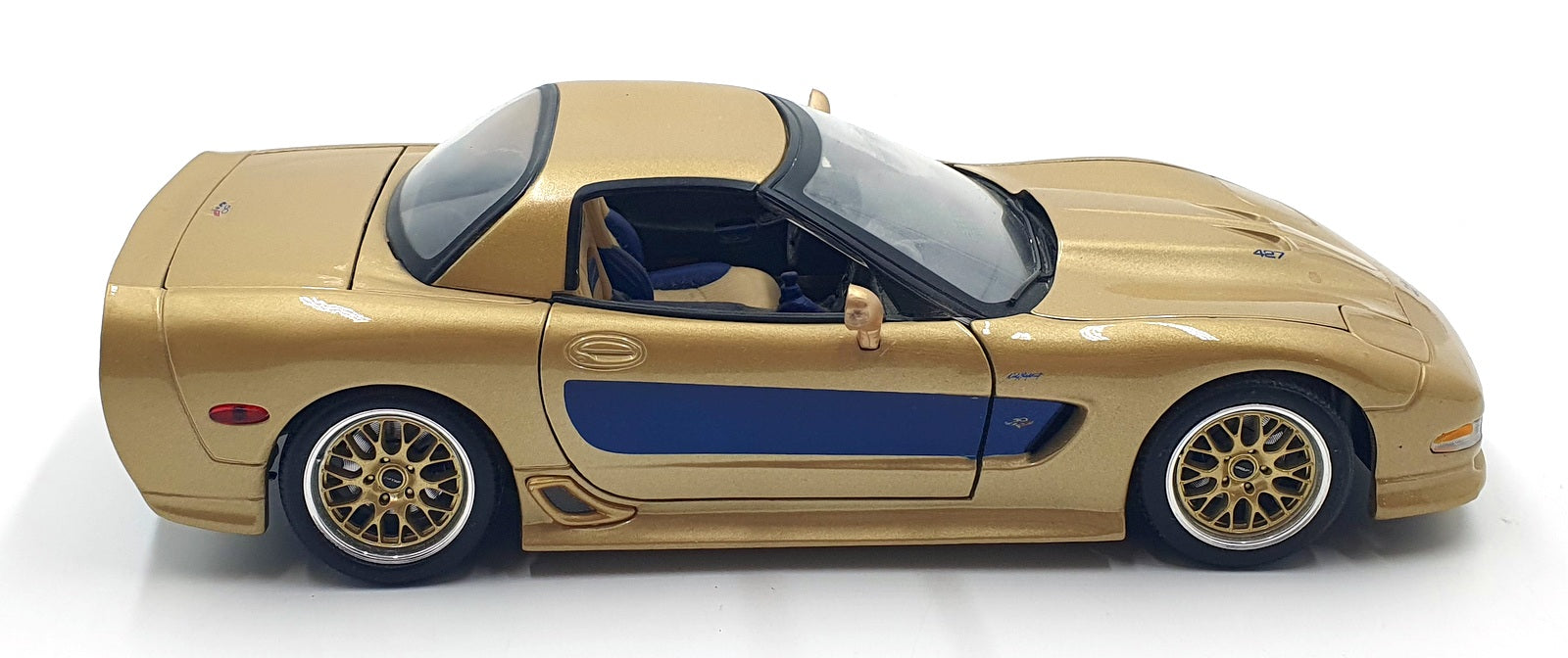 Maisto 1/18 Scale 16126N - 2003 Guldstrand Signature Edition Corvette- Gold