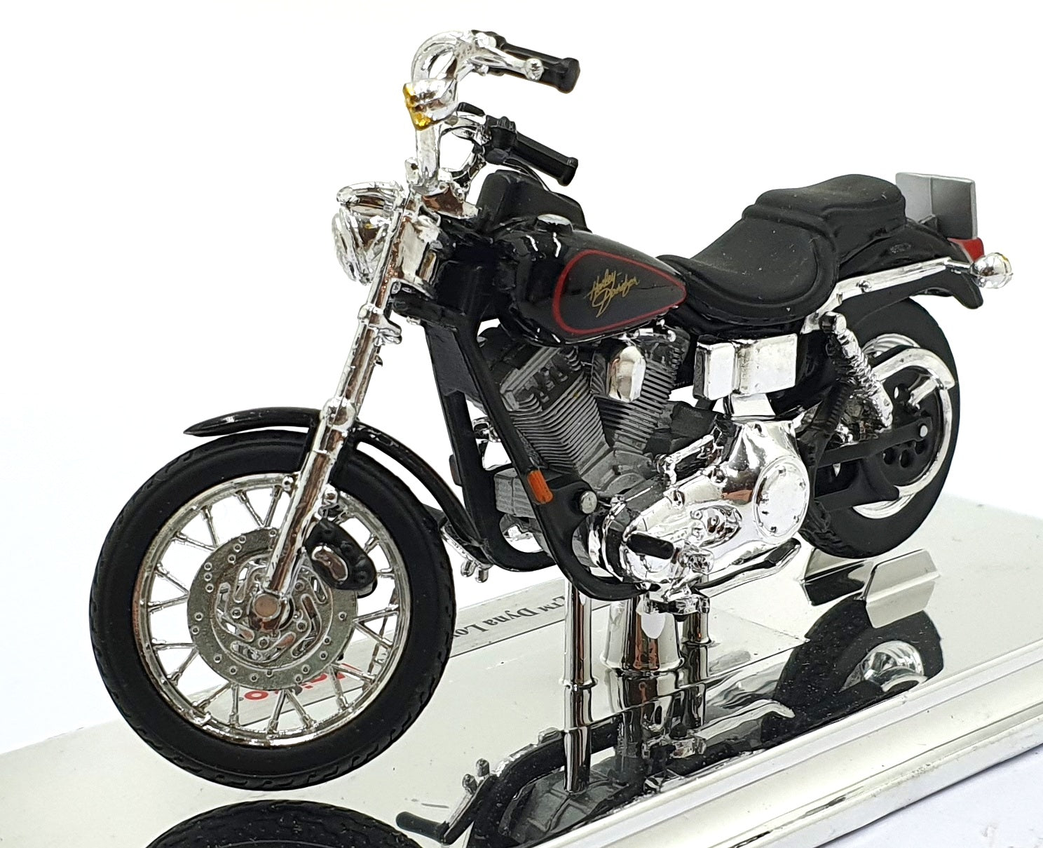 Maisto 1/18 Scale 39710 - Harley Davidson 2000 Dyna Low Rider