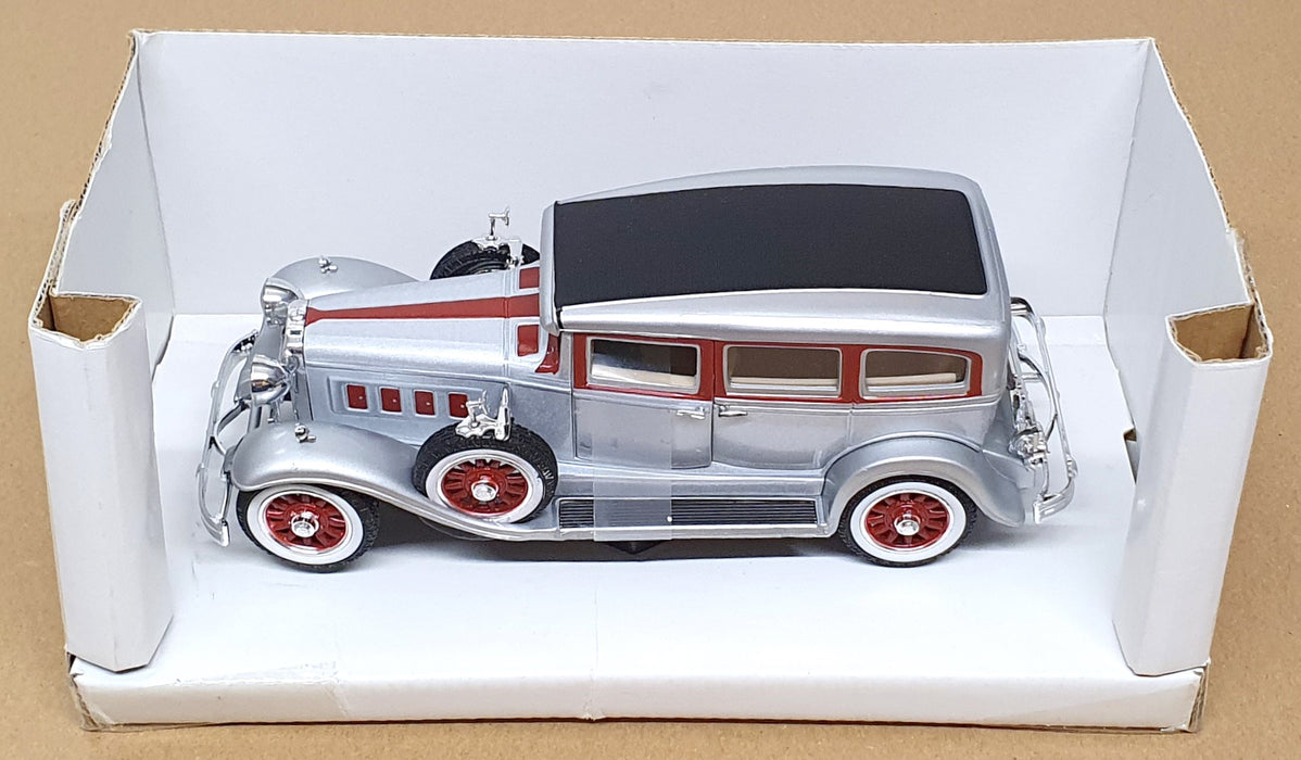 Anson 1/32 Scale Diecast 10101 - 1931 Peerless - Silver/Red