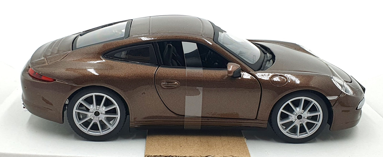 Burago 1/24 Scale Diecast 18-20001 - Porsche 911 Carrera S - Metallic Brown