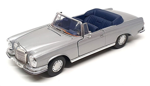 Maisto 1/18 Scale MB060 - 1966 Mercedes Benz 280SE - Met Silver Grey