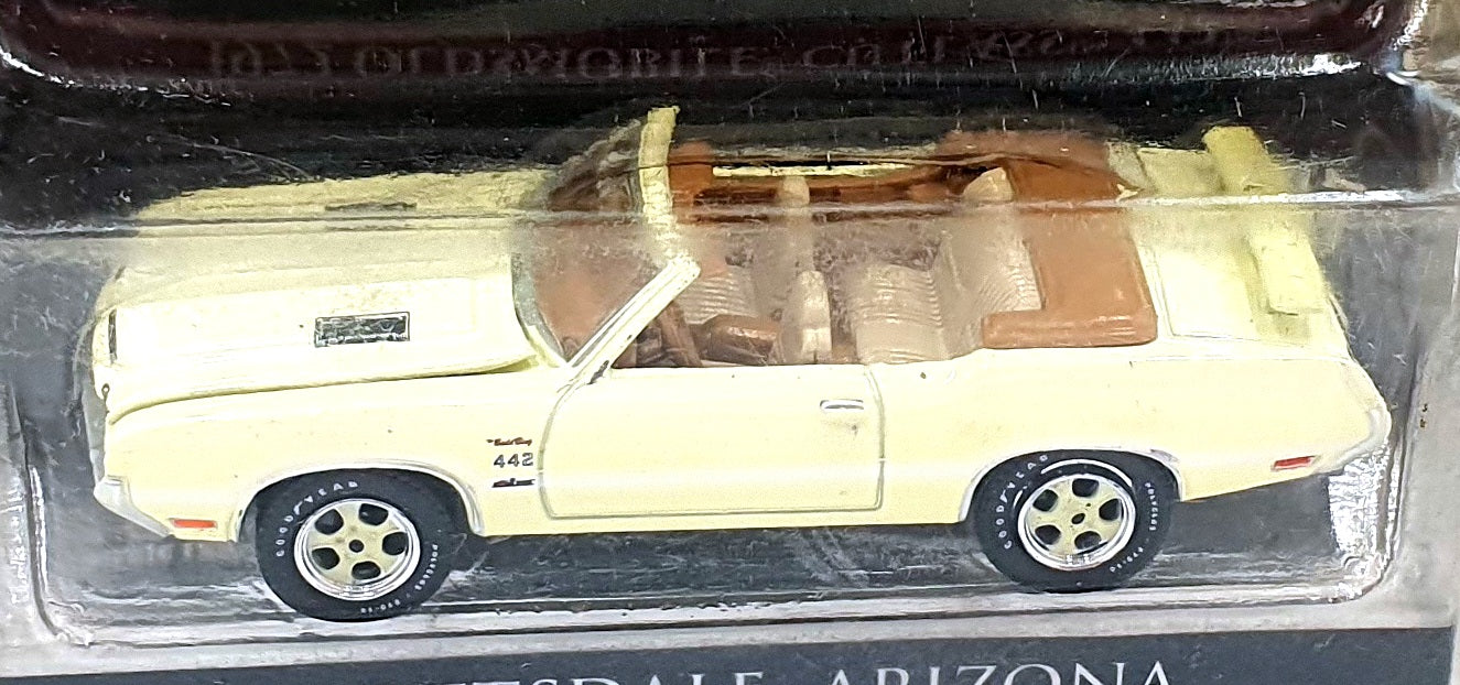 Greenlight 1/64 Scale 37130-F - 1972 Oldsmobile Cutlass 442 - Cream