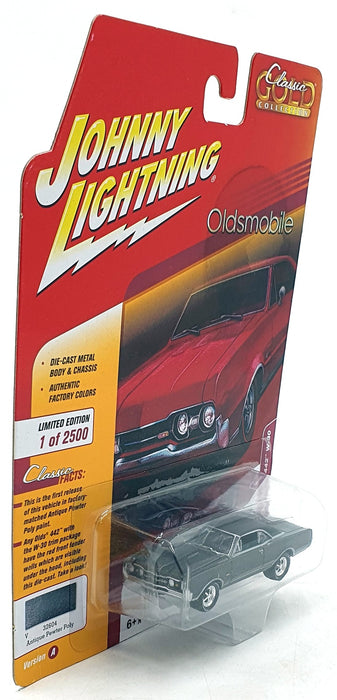 Johnny Lightning 1/64 Scale JLCG014 - 1967 Oldsmobile 442 W-30 - Pewter