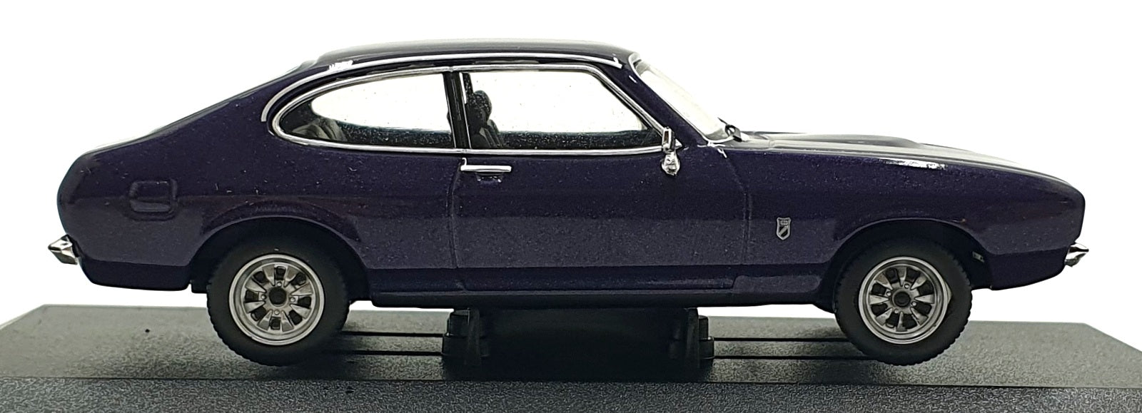 Vanguards 1/43 Scale VA15407 - Ford Capri Mk2 1.6 XL - Purple