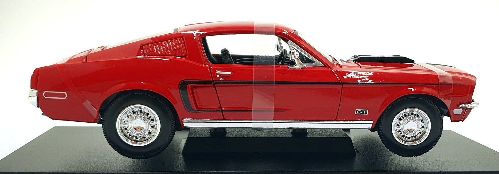 Maisto 1/18 Scale Diecast 46629 - 1968 Ford Mustang GT Cobra Jet - Red