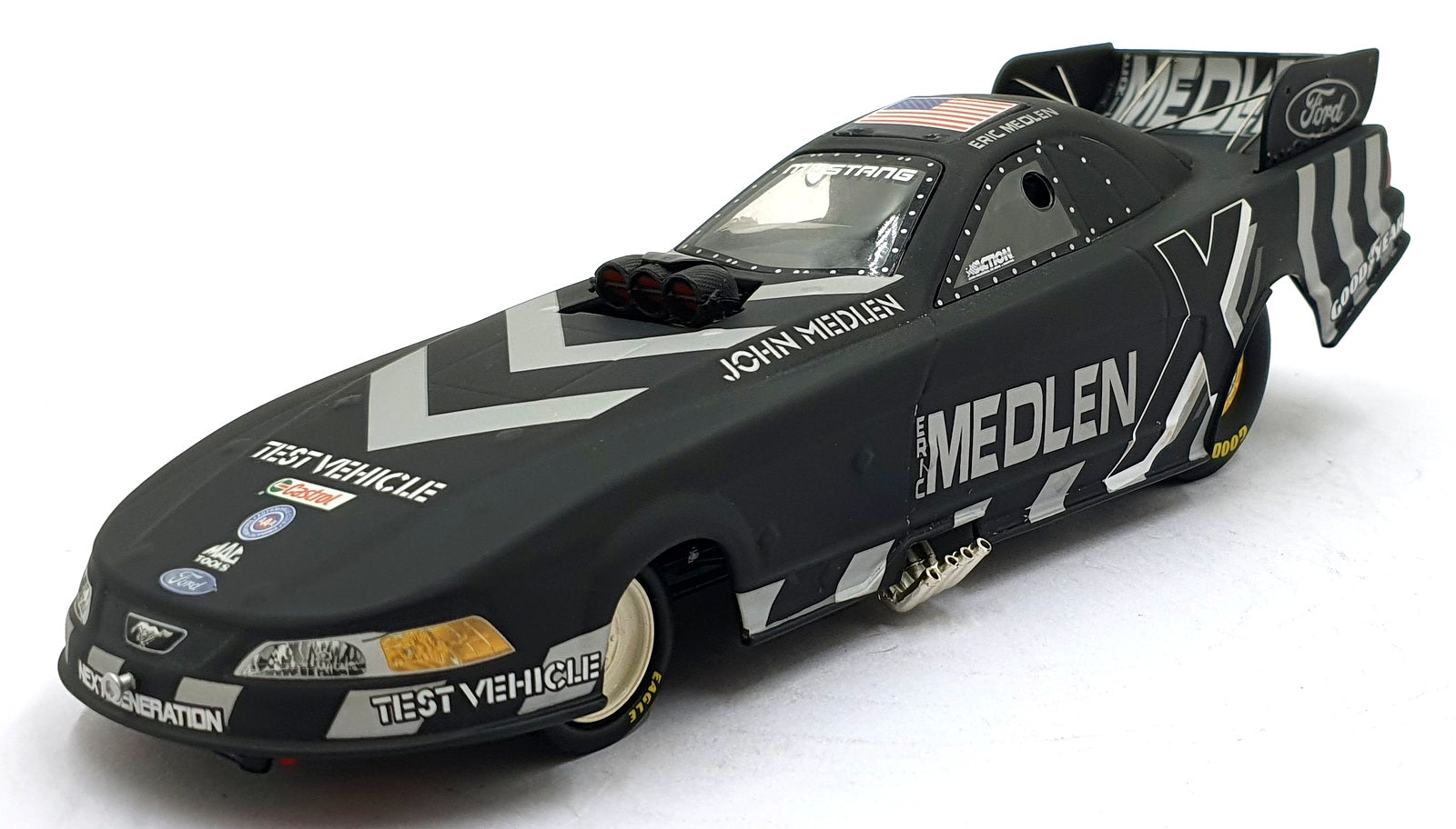 Action 1/24 Scale 111783 Ford Mustang Funny Car Dragster 2006 - Medlen