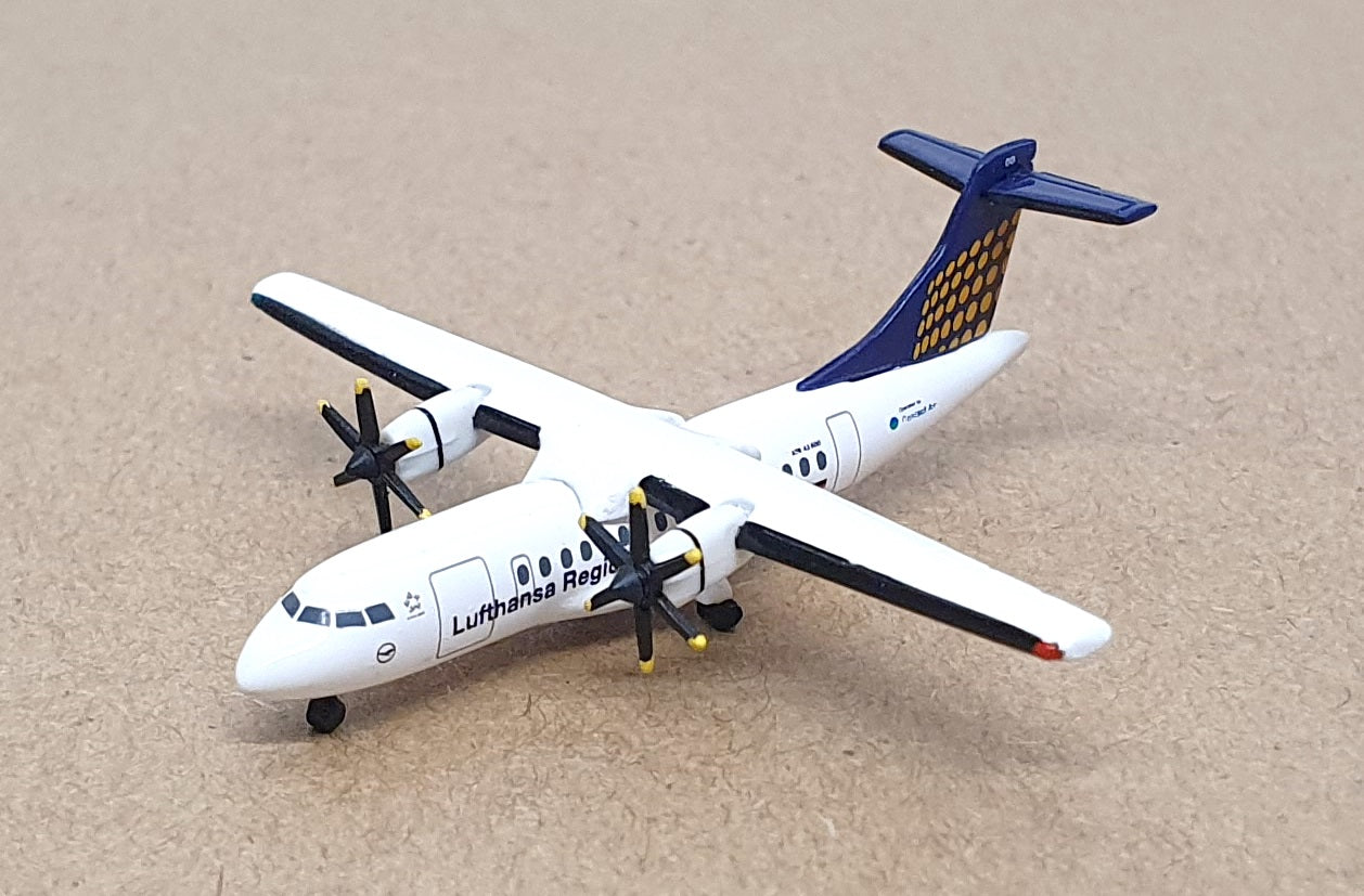Herpa 1/500 Scale 516044 - ATR 42-500 Aircraft Lufthansa Regional D-BOOO