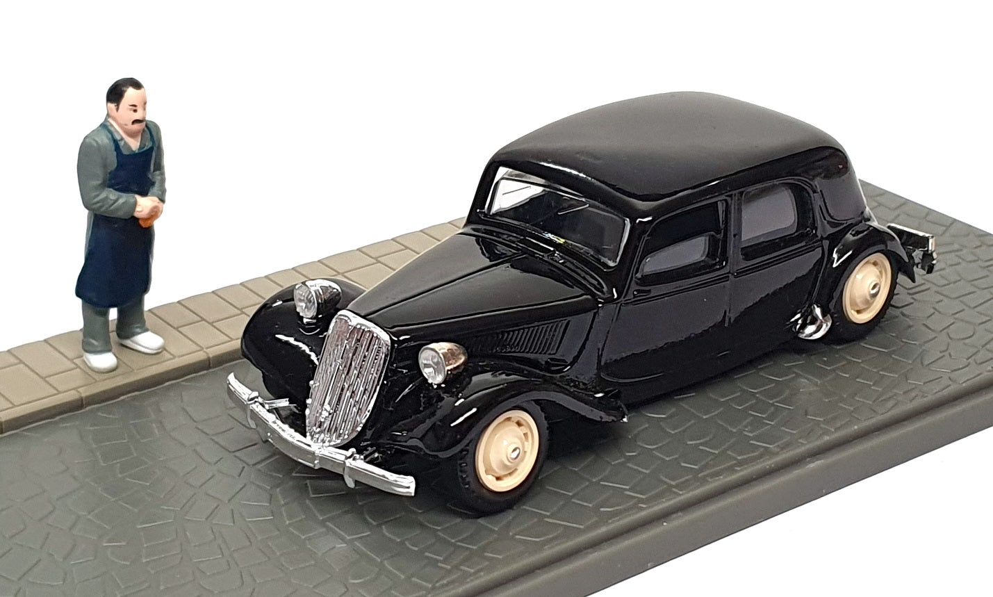 Solido 1/43 Scale Diecast SD003 - Citroen 15 Six Diorama - Black