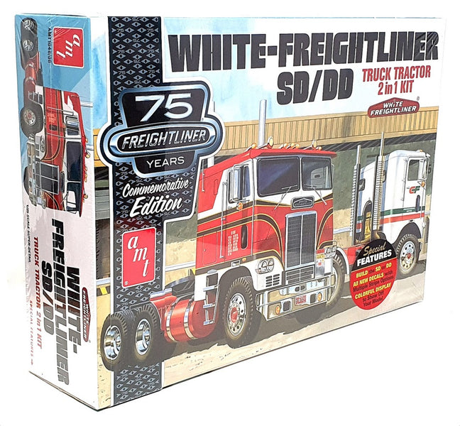 AMT 1/25 Scale 2 In 1 Kit AMT1046/06 - White Freightliner SD/DD