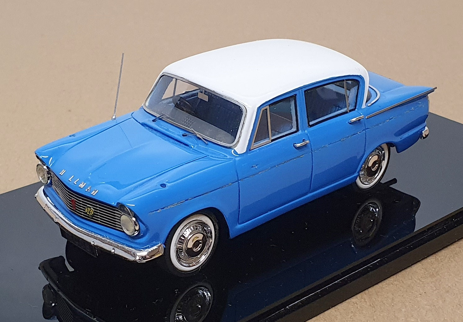 British Heritage Models 1/43 Scale MC05 - 1962 Hillman Super Minx - Blue/White