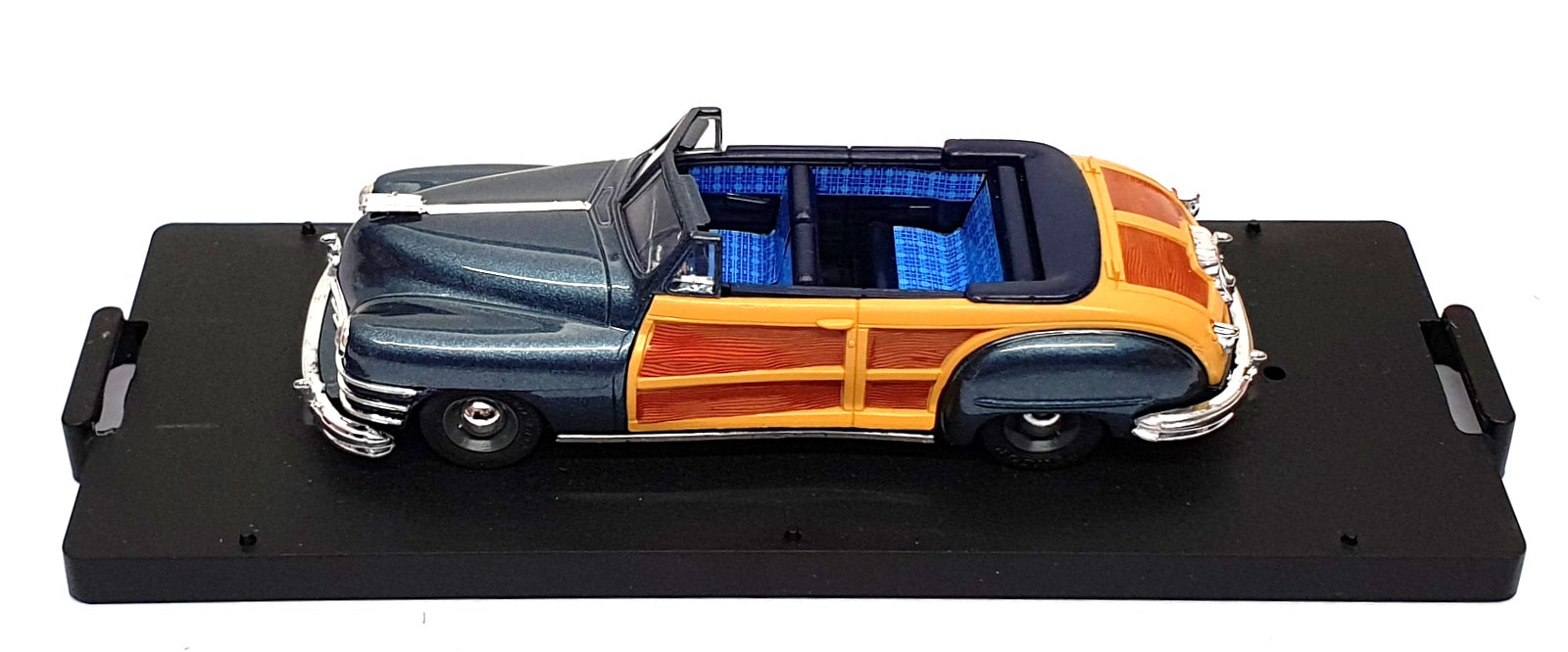 Vitesse 1/43 Scale Diecast 490 - Chrysler Town & Country - Met. Blue