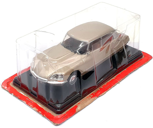 Altaya 1/24 Scale APA124 - 1973 Citroen DS23 Pallas - Met. Lt. Beige