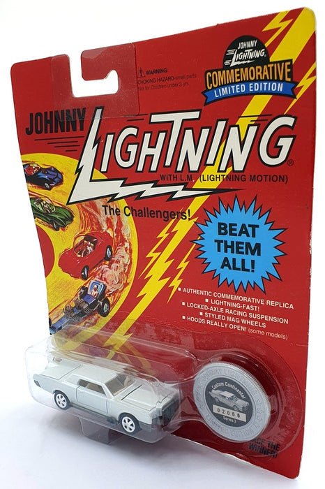 Johnny Lightning 1/64 Scale 100-132 The Challengers Custom Continental Car White