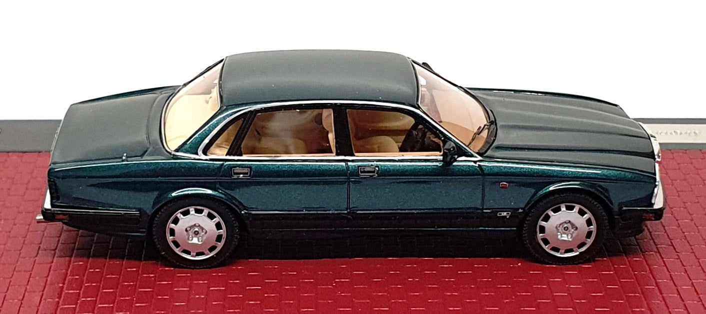 Matrix 1/43 Scale MX41001-262 - 1990-94 Jaguar XJR (XJ40) - Met. Blue